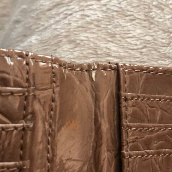 Lightly used Guess Patent Brown Leather wallet 💞 - Picture 4 of 7